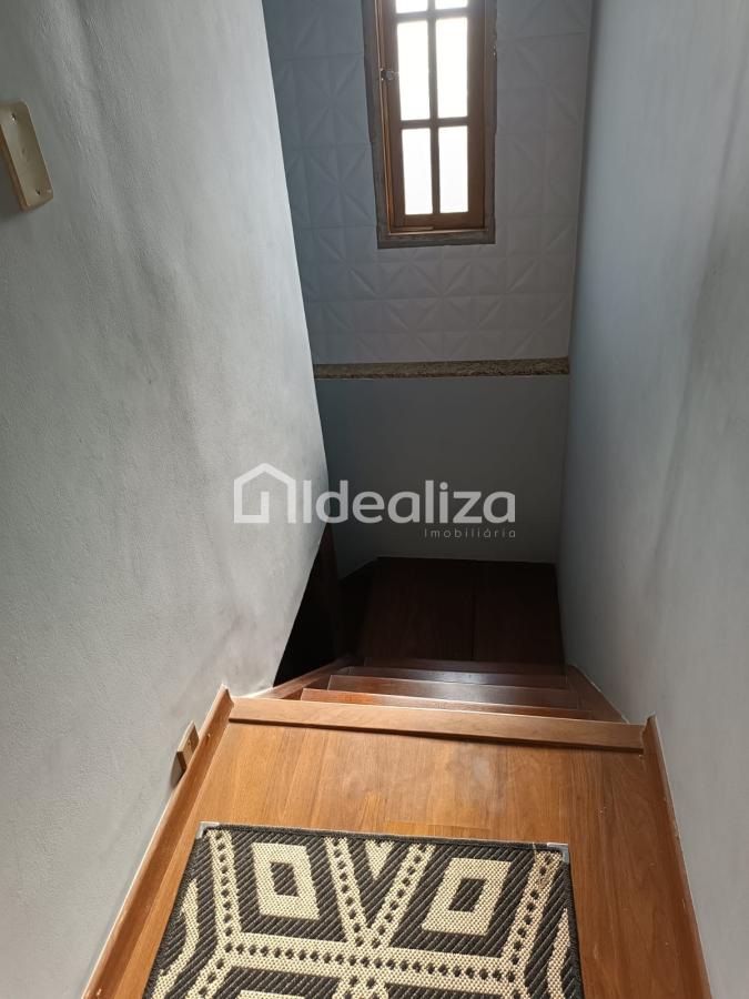 Casa à venda com 3 quartos, 219m² - Foto 7