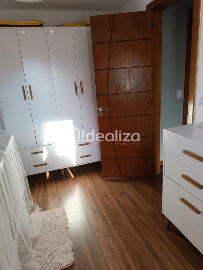 Casa à venda com 3 quartos, 219m² - Foto 12