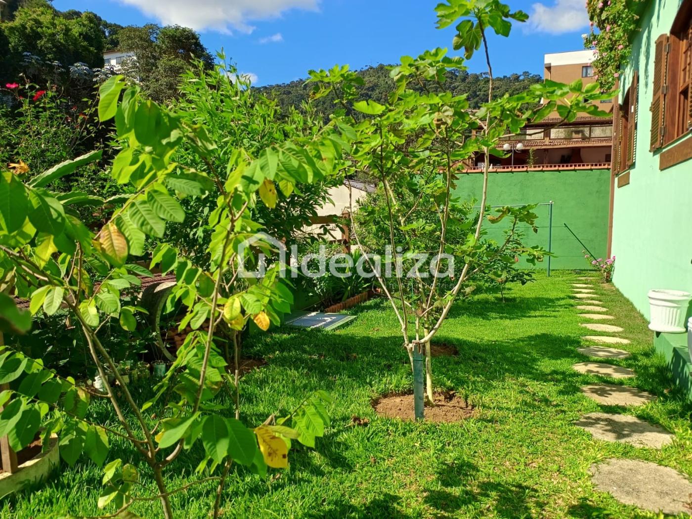 Casa à venda com 5 quartos, 280m² - Foto 2