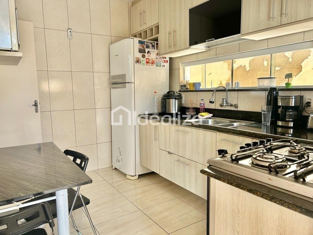 Casa à venda com 4 quartos, 560m² - Foto 10