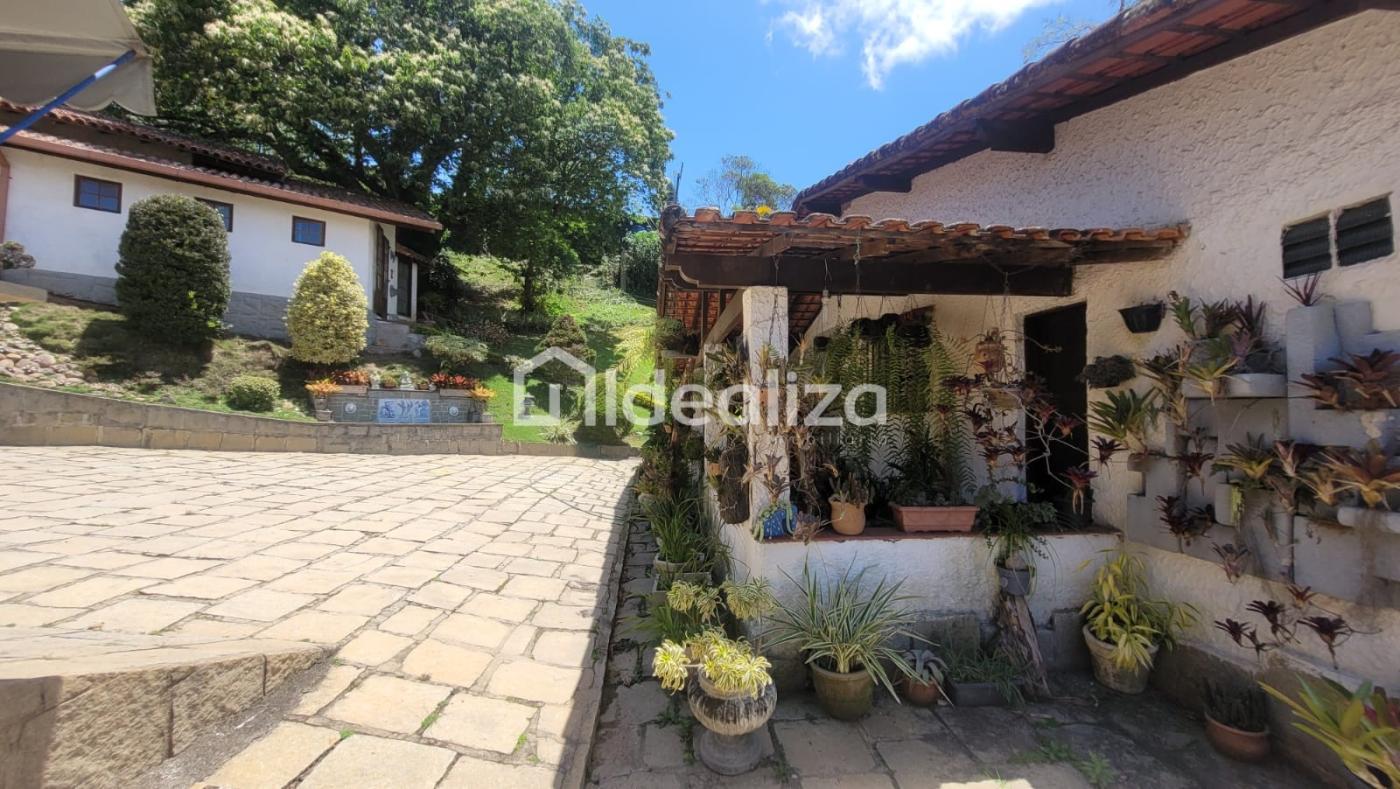 Casa à venda com 3 quartos, 2670m² - Foto 4