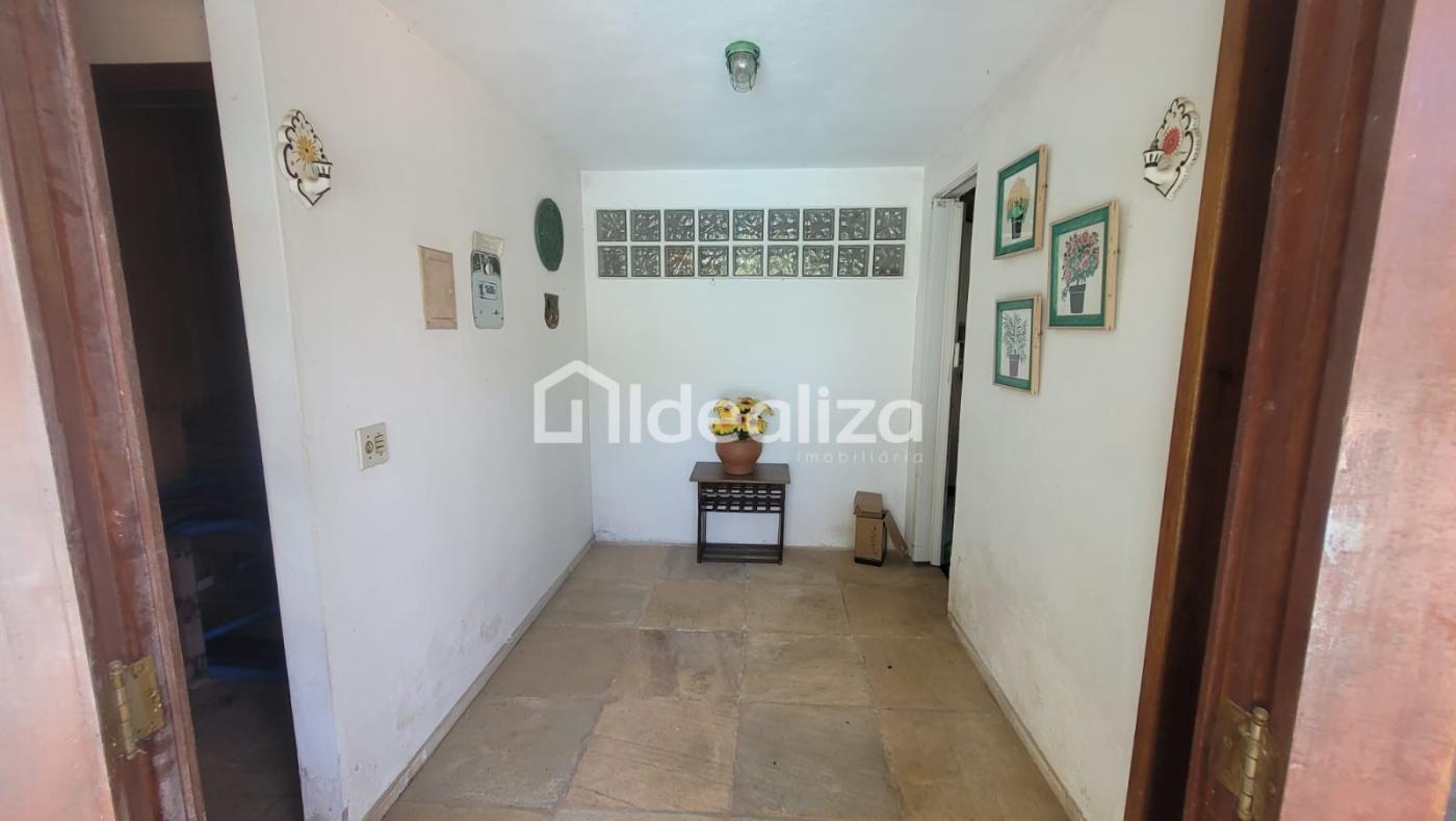 Casa à venda com 3 quartos, 2670m² - Foto 42