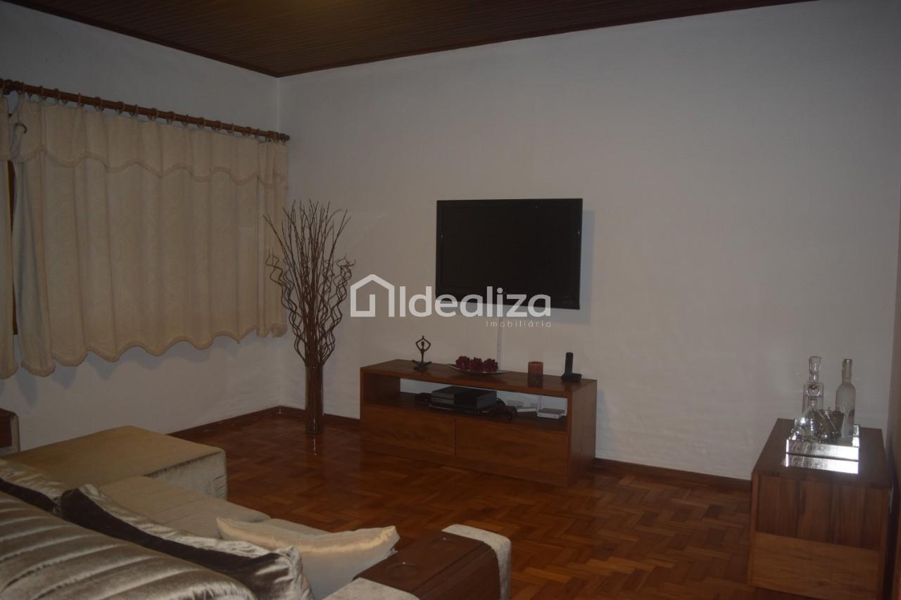 Casa à venda com 3 quartos, 428m² - Foto 2